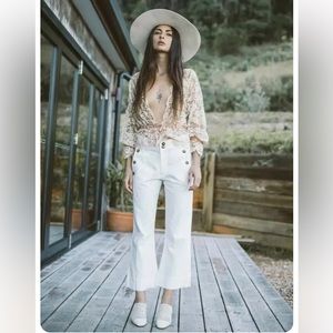 Jen’s Pirate Booty Free People “Gwen” white linen boho cropped pants L